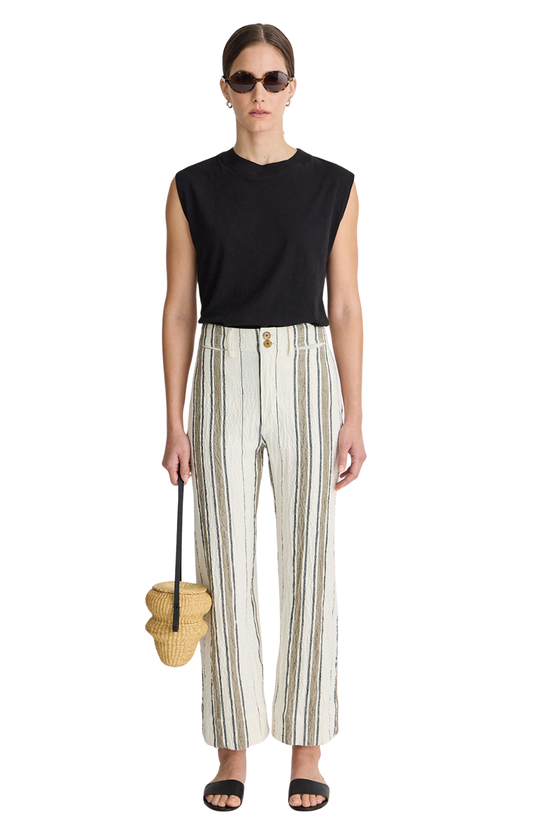 Straight-leg fit in cream with affogato stripe
Stripe design
Lightweight woven fabric
82% cotton / 17% linen / 1% elastane
Comfortable stretch