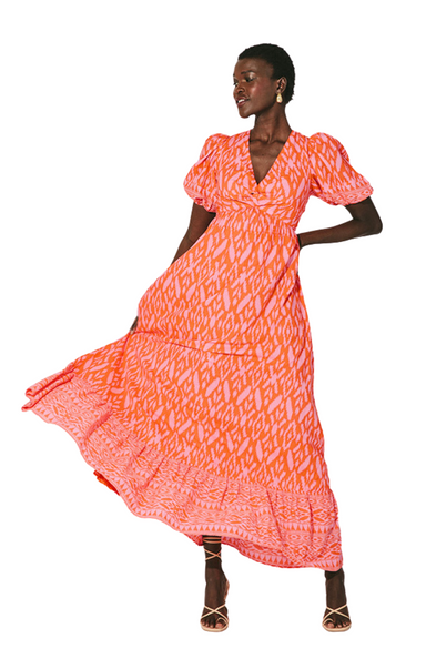  the Cleobella Kesha Maxi Dress in Jaipur Ikat features a twisted front bodice and a smocked back for easy wear. Short puff sleeves with elasticized hems and border details add a touch of femininity