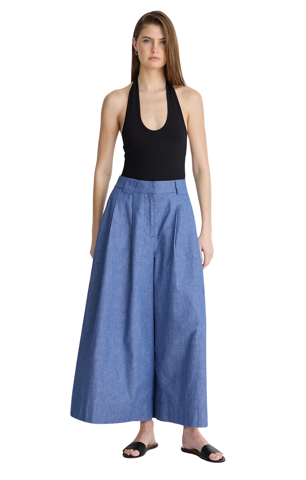 Mid-rise waist
Wide-leg palazzo fit
Lightweight woven fabric
90% cotton / 10% linen
Breathable summer pant in chambray
