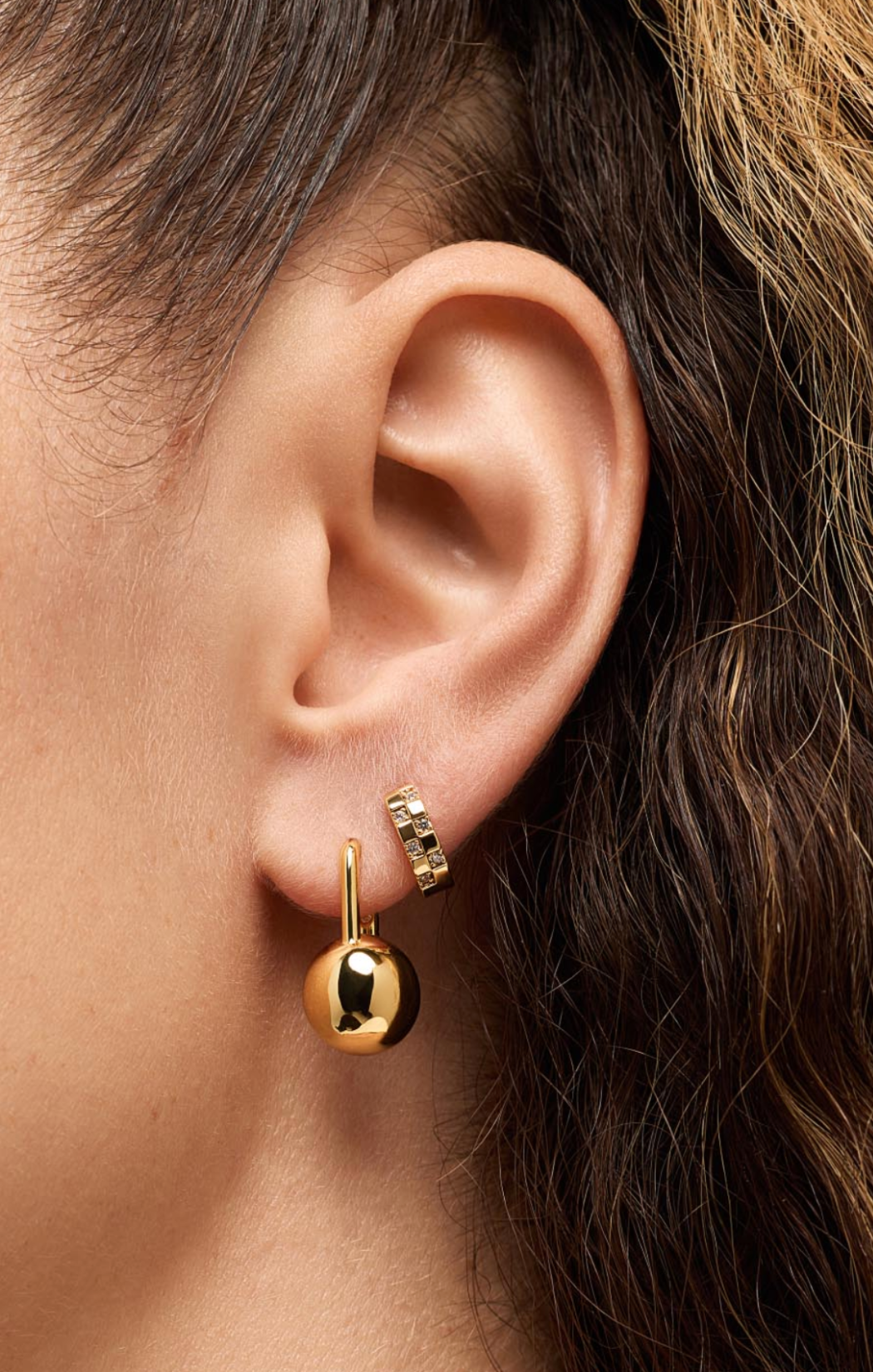 Tia Medium Hoop Earrings