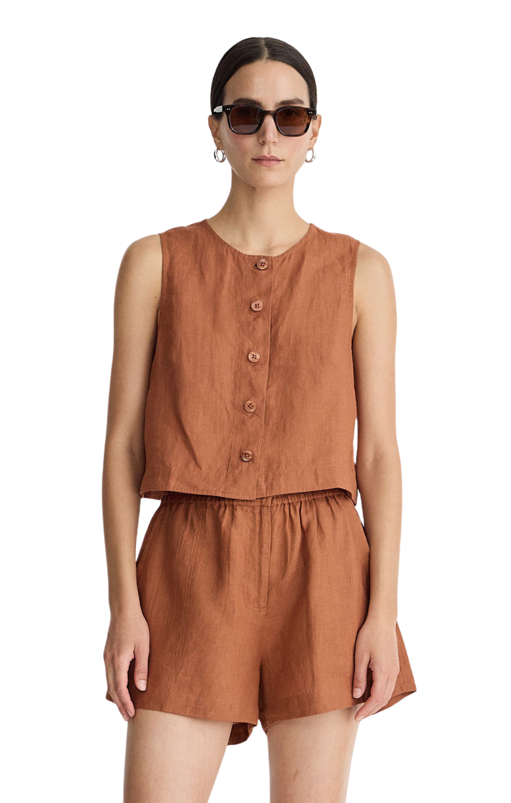 Botton front linen tank 
Color: Harissa
Material: 100% Linen
Sleeveless design
Relaxed fit
Apiece Apart