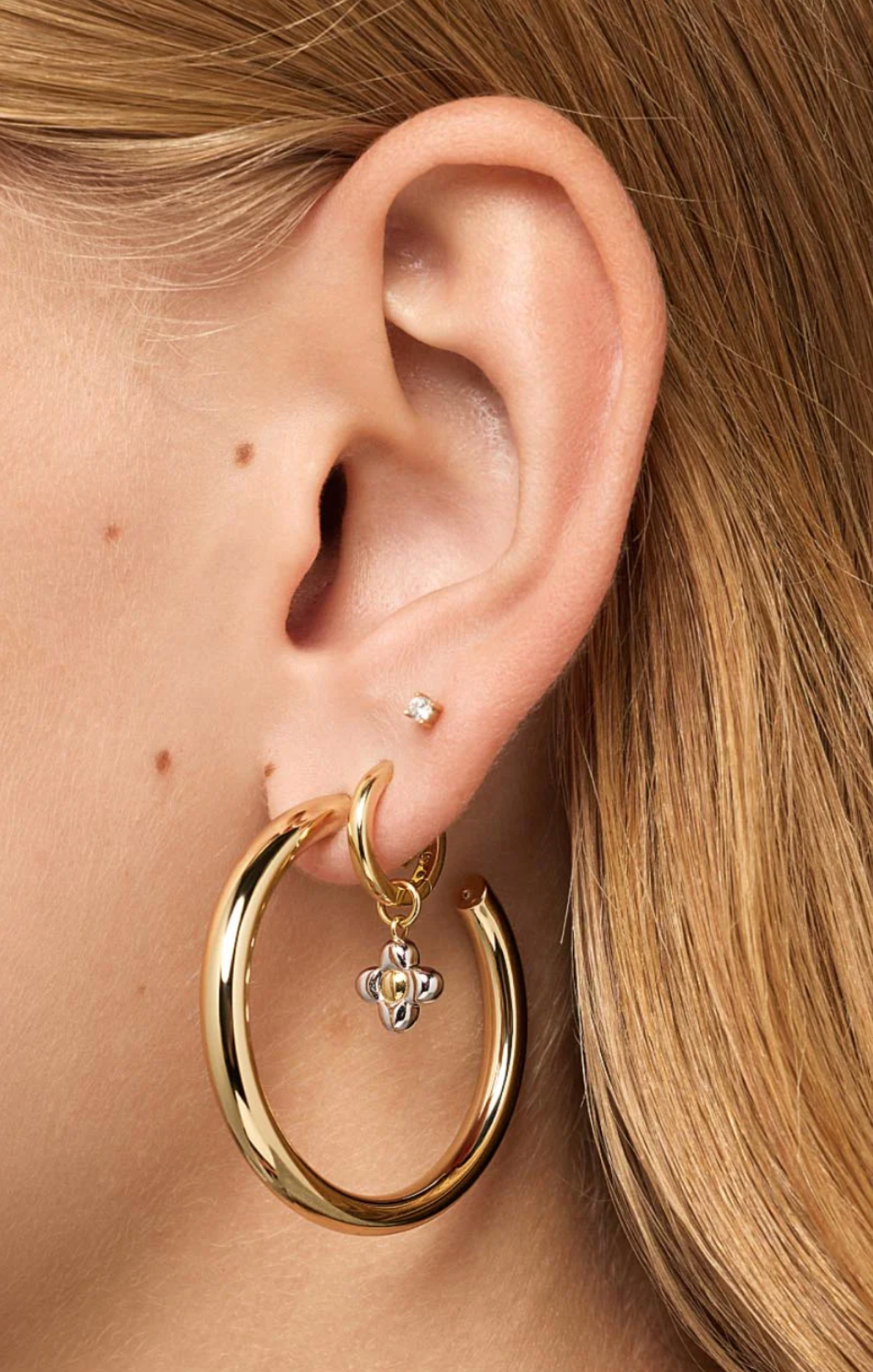 Tia Medium Hoop Earrings